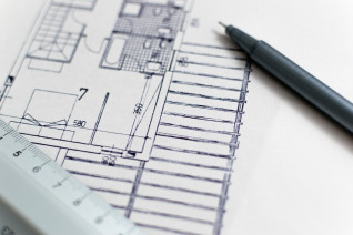 Construção de casas com cânhamo: a alternativa ecológica que está a crescer em Portugal
